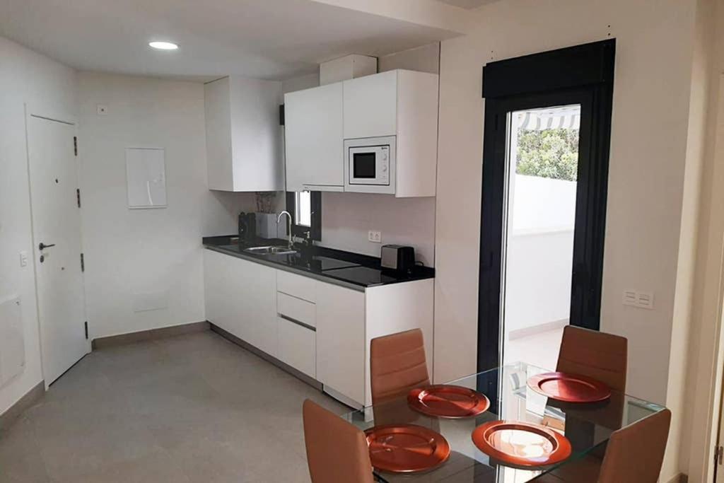 New In The Center-terrace & Free Parking Apartament